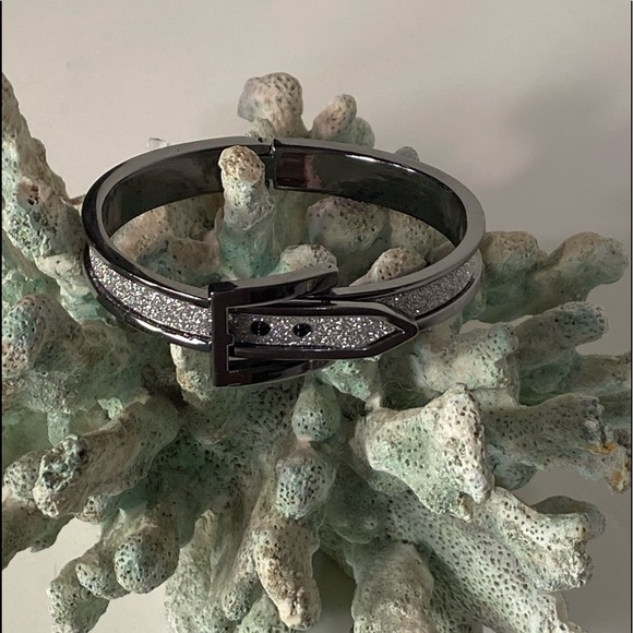 🔥3/$25🔥Bracelet Fashion Jewelry - Picture 7 of 9